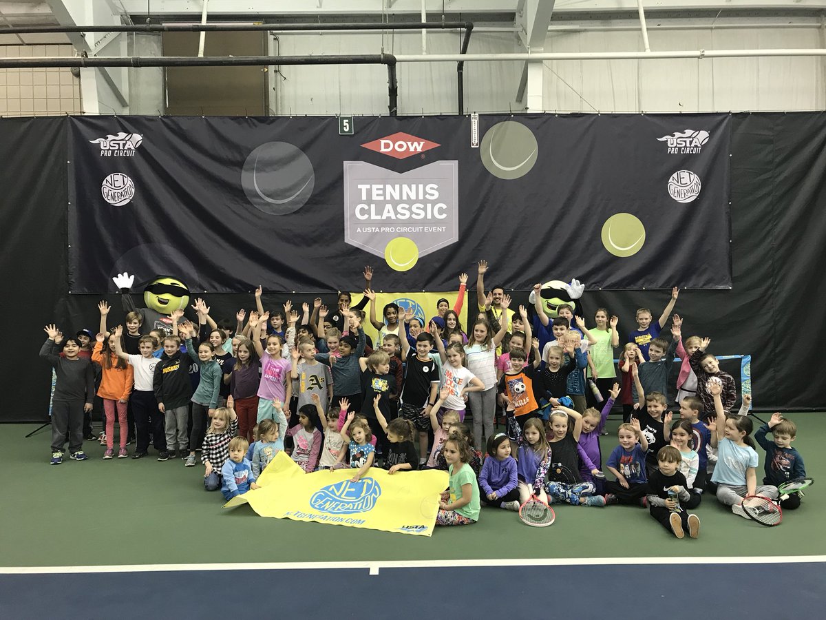 TennisRepMI's tweet photo. Net Generation Kids Day! #netgenerationkidsday #netgeneration #dowtennisclassic #wta https://t.co/QNciLXNNE7