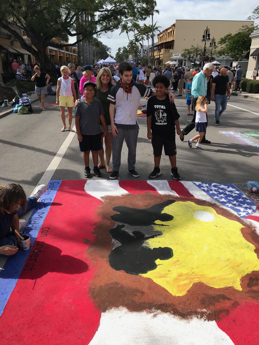 LleezieLee's tweet photo. Very impressive. @GGM_SOARS #5thavechalkfestival #talentedfalcons https://t.co/O6l7FOgpLP