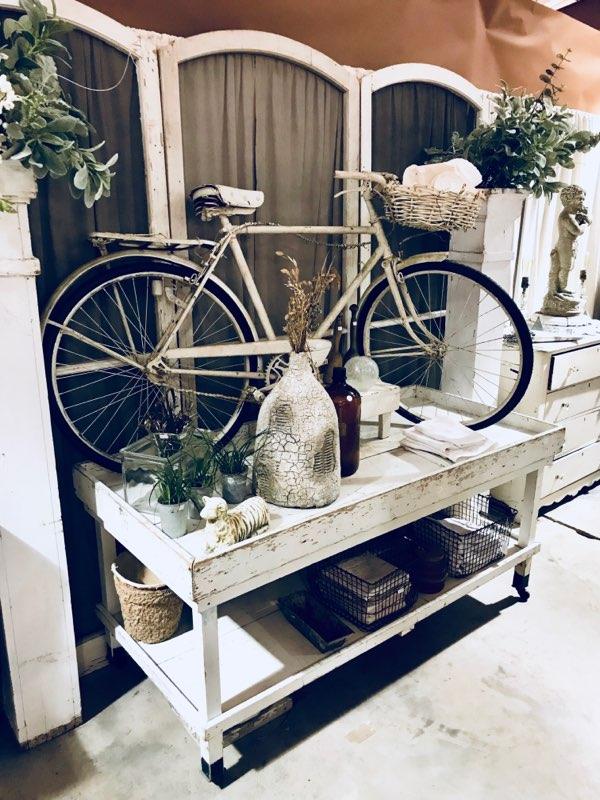 TravelTexas's tweet photo. The Round Top Antiques Fair is in its 50th year of operation with three world-renowned antiques fairs a year. Check out @RTantiquesTX for more. #Texplorer https://t.co/R6HaFx5Dkp
