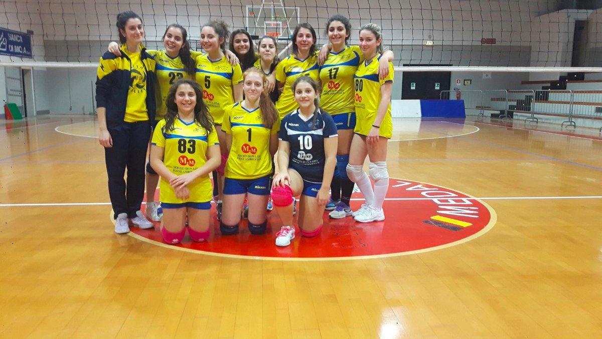 CSIClai's tweet photo. Under 16 CSI: https://t.co/EzJo7PLluh
#CsiClai #Under16CSI #Gito #CstelGuelfo #volley #pallavolo https://t.co/aTw4rdHqGv
