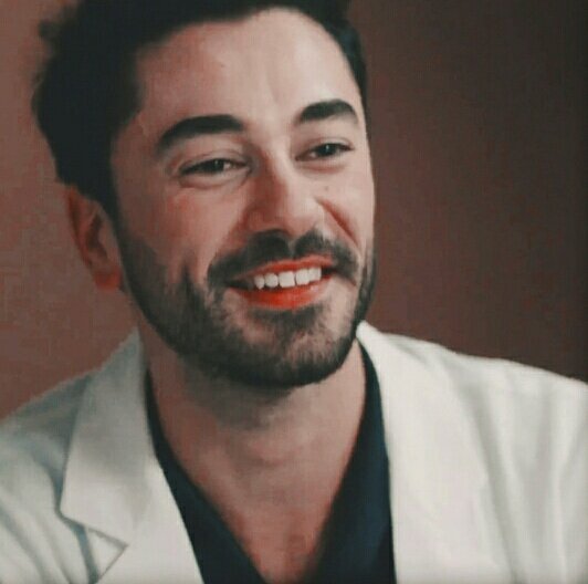 roro_4477s's tweet photo. Gülümsemeniz gökyüzünün güzelliği gibidir ve yağmurludur

 AsafMisali GökhanAlkan https://t.co/Q2YEiGan42