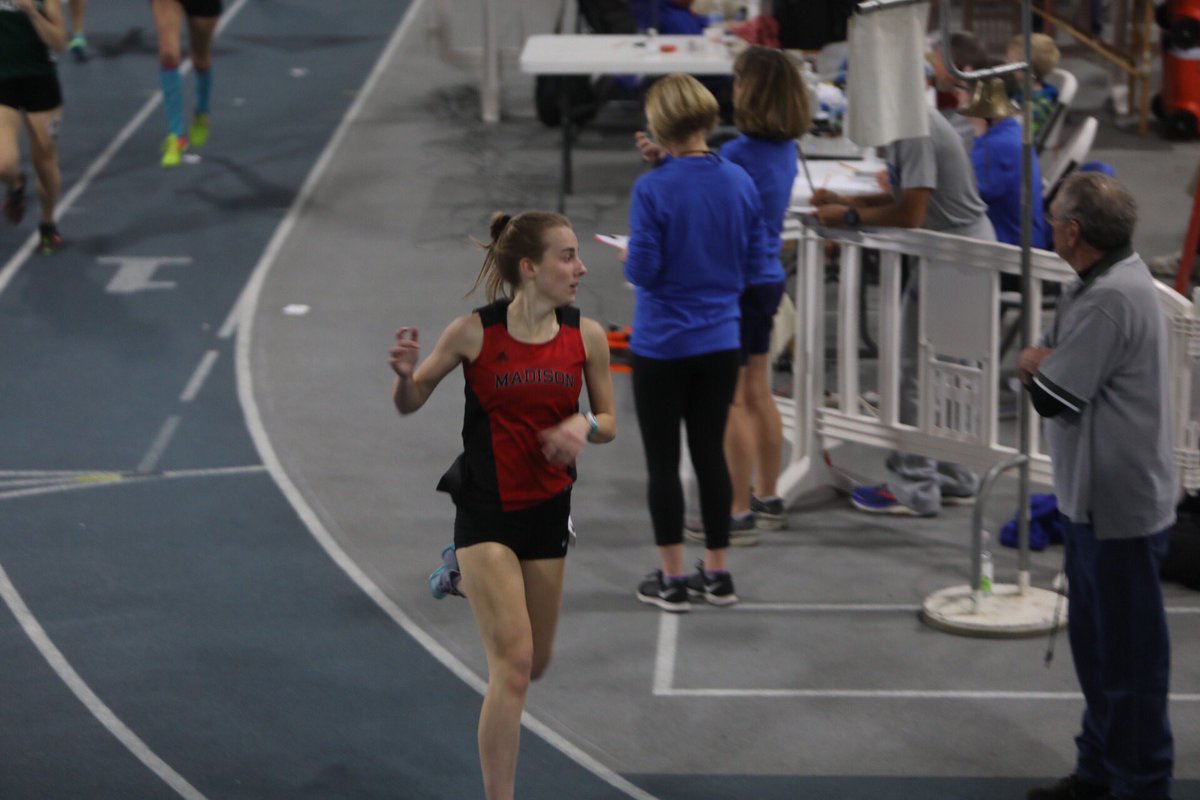 MileSplitDMV's tweet photo. Merrill Leak of James Madison takes the Girls 1K but keeps running 😂 160m tracks are confusing #FUMAInvite https://t.co/cfqFAe2SgG