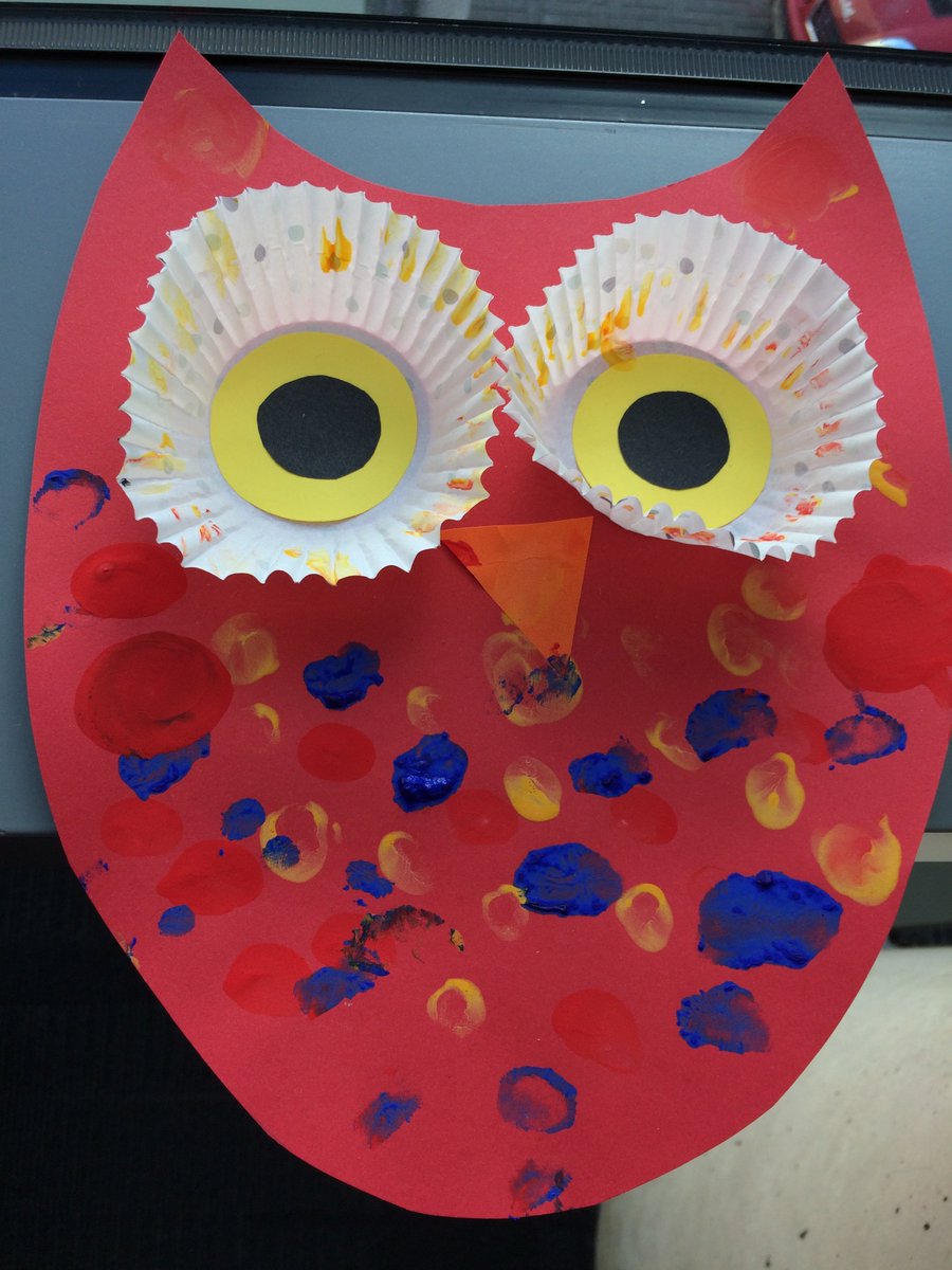 mummyandsophie's tweet photo. Thanks @cdflibraries for a fab story time this week. We ❤️the owl Sophie made there. Simple and effective use of finger paints and cake cases! https://t.co/ok7JZ6TLBT