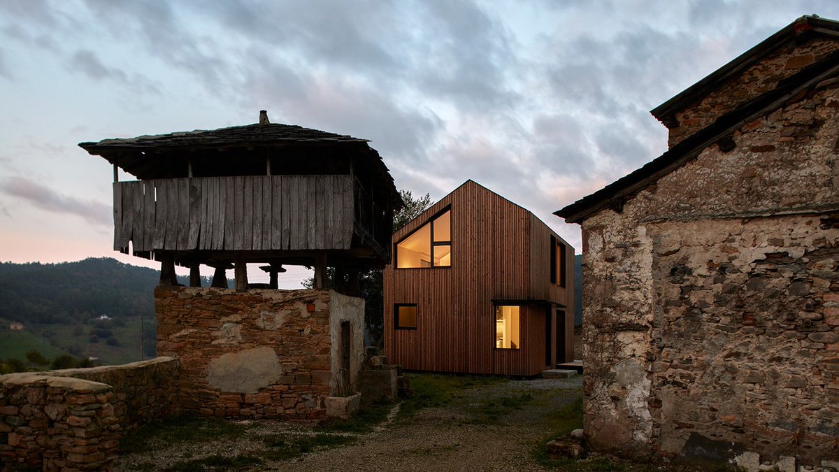 CharlesT639's tweet photo. This Affordable Prefab in Spain Only Took 5 Hours to Assemble  #renovation https://t.co/cNPGcCaTgh https://t.co/C7I0jZGyCj