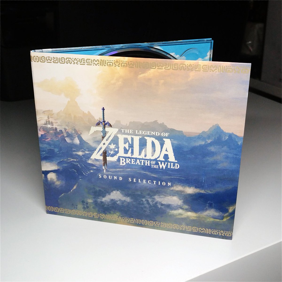 ValierX's tweet photo. The Legend of Zelda: Breath of the Wild
-Sound Selection-

• Digipak version included in the United States "Master Edition" and "Special Edition" of the game.

#tloz #loz #thelegendofzelda #legendofzelda #zelda #botw #breathofthewild #soundselection #soundtrack #score #nintendo https://t.co/bWg06RD9ma