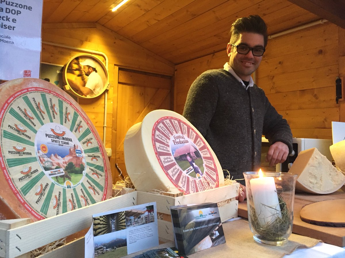GustoDolomiti's tweet photo. La squadra di #Happycheese @valdifassa fa un grosso in bocca al lupo a tutti i partecipanti della @Marcialonga. E da @MoenAlpinePearl per oggi è tutto! https://t.co/CXIPct3p2j