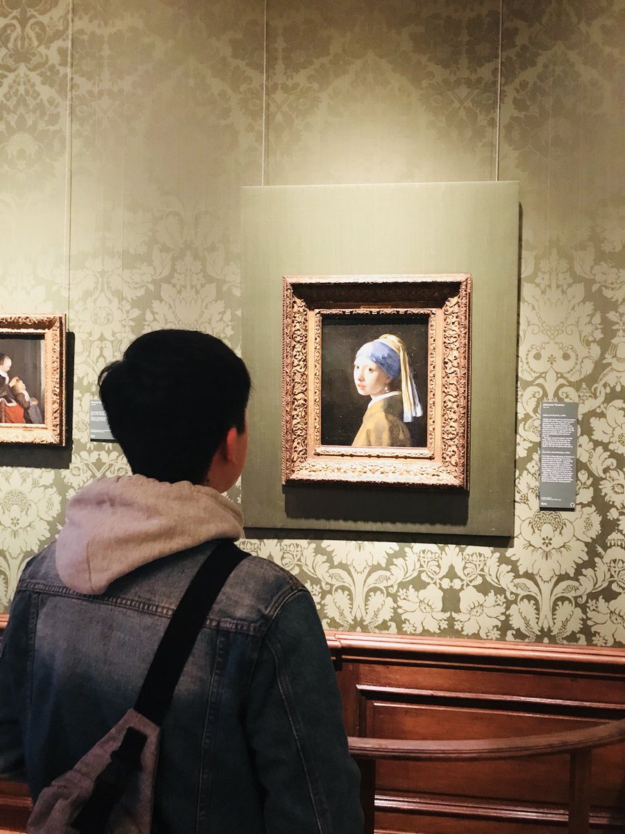 James_Yo_Huang's tweet photo. Exploring Den Haag with my friends. We went to the Mauritshuis museum and saw the most iconic paintings in that era, awesome! #ISTmun18 https://t.co/xSXR9oG3Hr