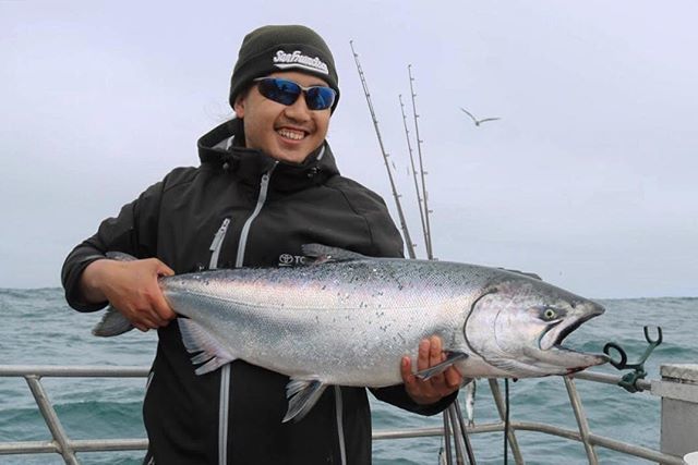thefishsniffer's tweet photo. Who’s dreaming of ocean chrome? Joey Duong of San Francisco poses with a beautiful king salmon he landed last July. #salmon #salmonfishing #fishsniffer #fishing #angler #anglerapproved #depthsquad #saltlife #saltwaterfishing #outdoors #getoutdoors #thetugisthedrug #california https://t.co/A67svCTJcn