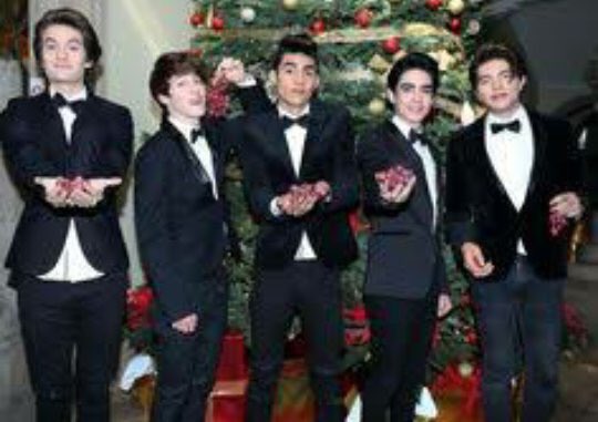 vxntx95's tweet photo. Son los mejores !!!!!
#TwitterBestFandom #TeamCD9 @CD9 @soyalannavarro @soyalonsovillal @JosDice @bryanmouque @freddyleyva https://t.co/Uo47Ig8sLO