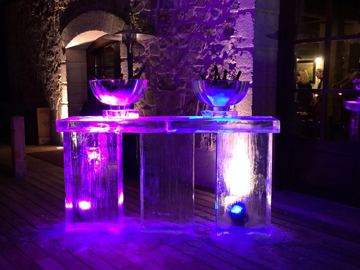 clcomevents's tweet photo. Pour clôturer le séminaire en beauté... Ambiance au @chaletdepierres @syndicatECF #ECFCOURCHEVEL2018 https://t.co/Pf1betUzpz