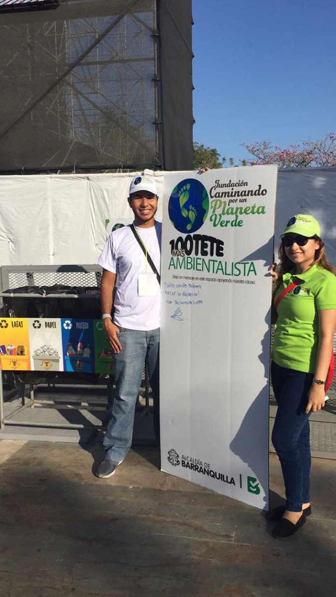 <a href="/FunCPV/">FunCPV</a> Nuevamente lidera la campaña pedagógica ambiental que se realizan en los eventos del <a href="/Carnaval_SA/">Carnaval de Barranquilla</a>  2018. #100teteMasBarranquillero #funcpvpresente #fiestadecomparsas #plazadelapaz #recicla #Recycle #basuraya