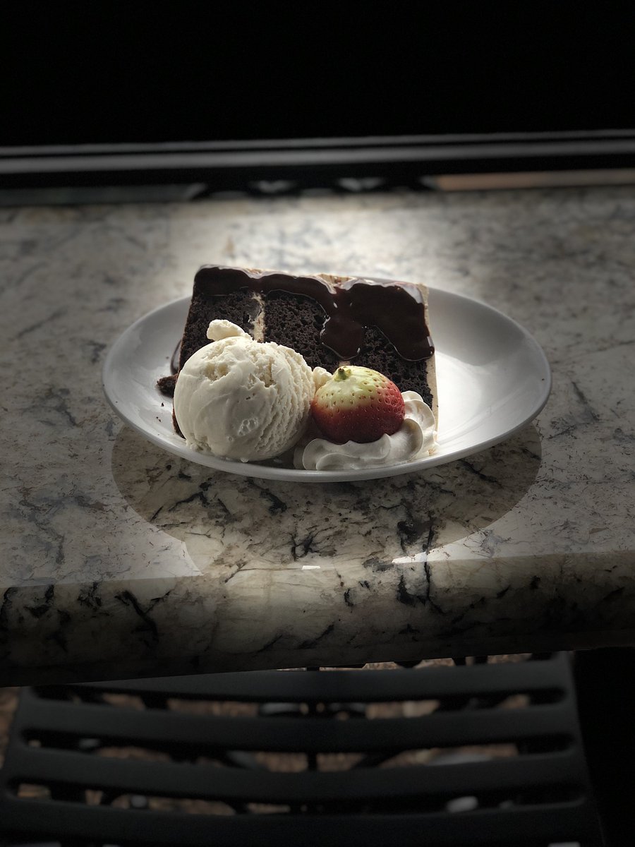 darryls's tweet photo. Try a slice of our Chocolate Cappuccino Cake !!!! #SweetToothSaturday #Yummy #Darryls https://t.co/XVerbNfHJO