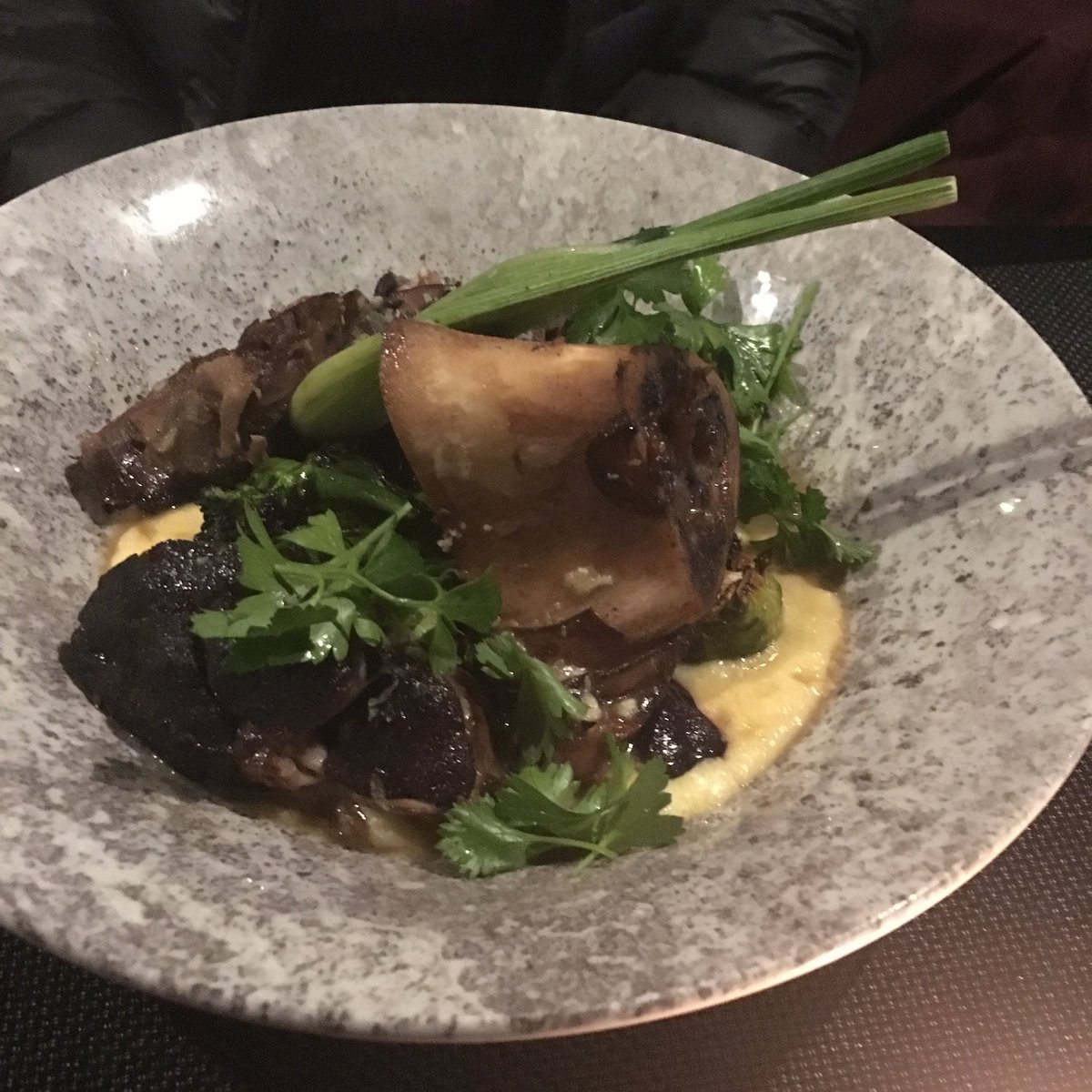 LMBez's tweet photo. Really enjoyed dinner @OrtoTrattoria yesterday; everything we tried was so tasty — thanks @TopChefCANRene 👍🏻👨‍🍳 #italiancuisine #intheglebe #Ottawa https://t.co/uVfDx6mptn