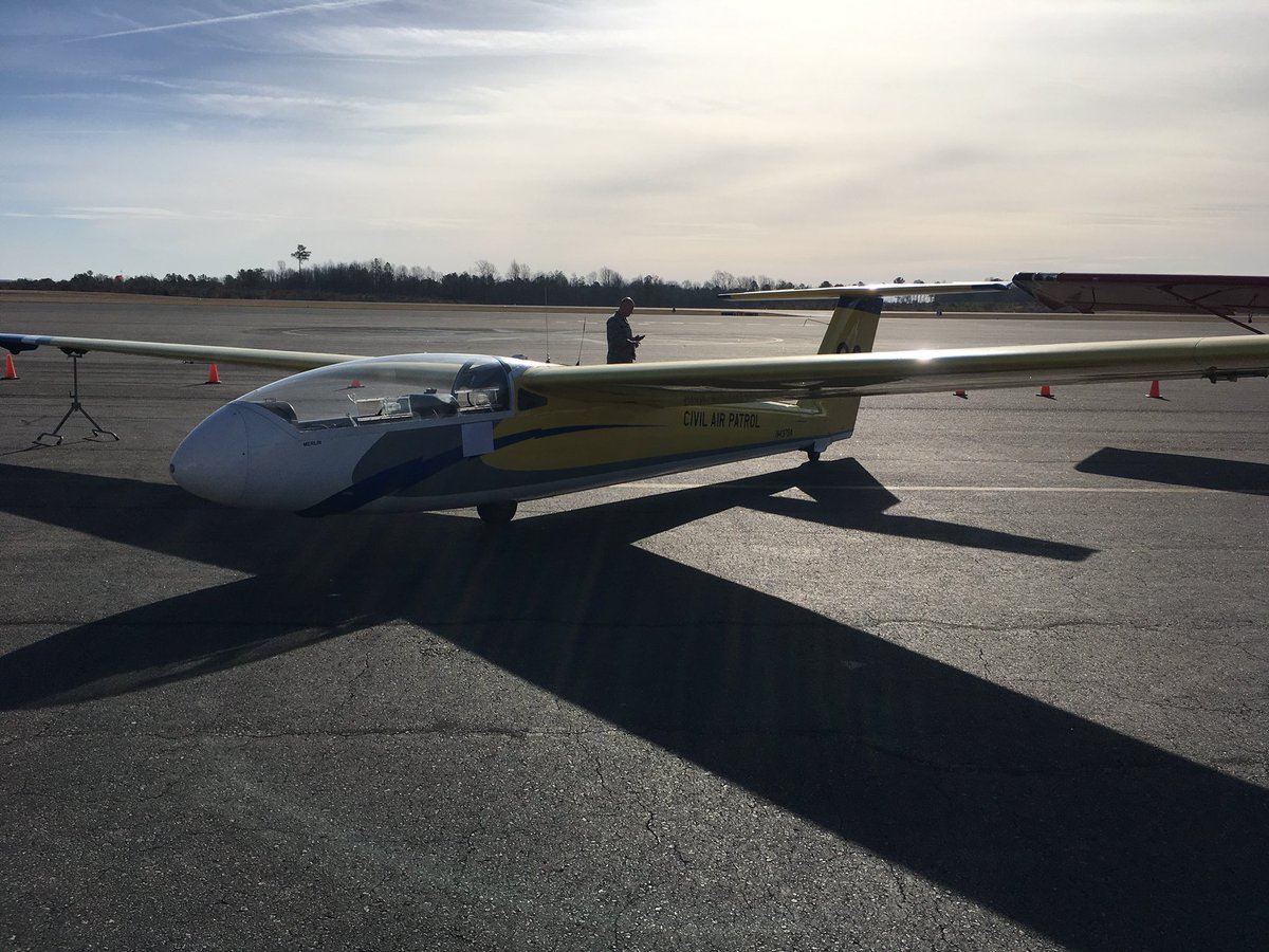 FrankliNCoEDC's tweet photo. Love seeing the show of support by the #FranklinCountyNC community as we celebrated the life of former #TriangleNorthExecutive Airport Manager Stephen Merritt. What a great display of planes and gliders that portrayed his passion for flight. https://t.co/Ldnj9ACZgG