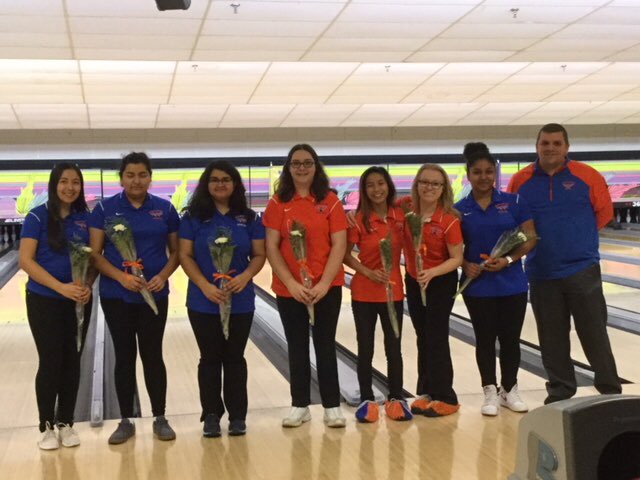 HEHSGBO's tweet photo. Congradulations to all the Seniors this year for showing dedication and hard work towards a great season!! Go hawks!! 🎳🎳 https://t.co/7eMx94kDW4