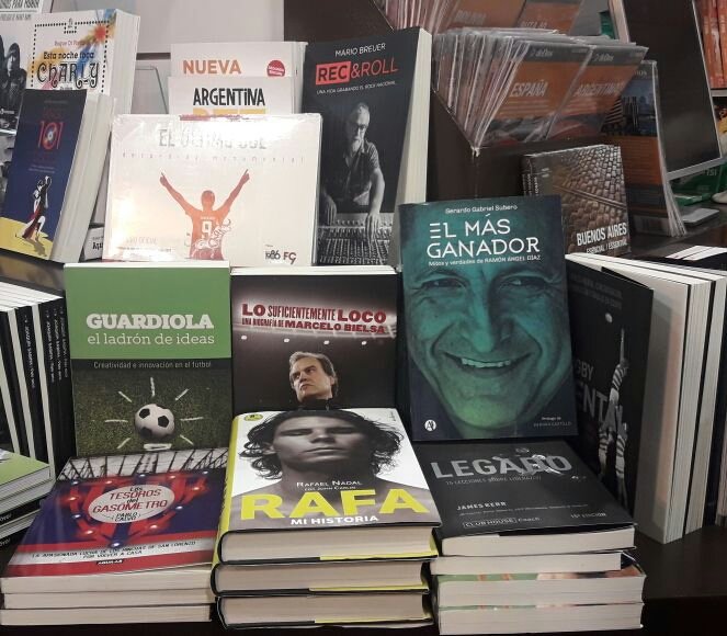 LibroRamon's tweet photo. El #LibroDeRamón junto al Libro de #Guardiola y #ElUltimoGol en Librería Cuspide del Village Caballito, Rivadavia 5071. https://t.co/5ImkBQERXS