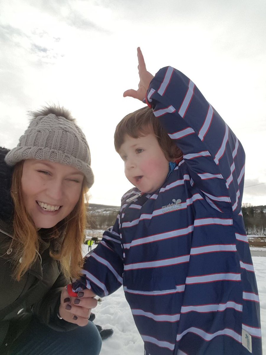 katy_kanderson's tweet photo. Let’s bowl - can’t wait to see my wee nephew tomorrow #parkplaytime https://t.co/qxVFEw8xwc