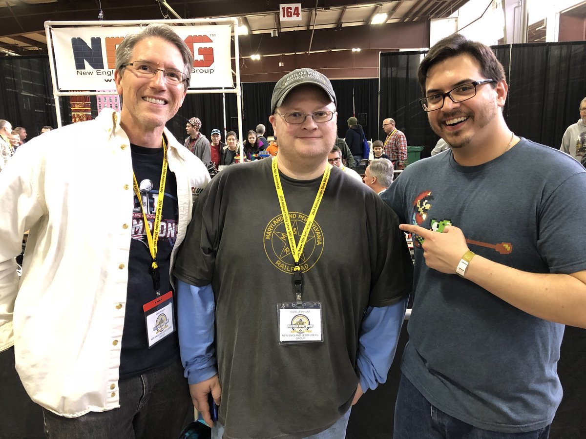 MrKevinHinkle's tweet photo. Can’t leave the #AmherstRailwaySociety #ModelRailroadHobbyShow without checking out the incredible #LEGO layout from #NELUG, a couple @ConnLUG folks and one legendary #MasterRailroader from #PennLUG. @LEGO_Group #AFOL #Community https://t.co/4B7doPYYzj