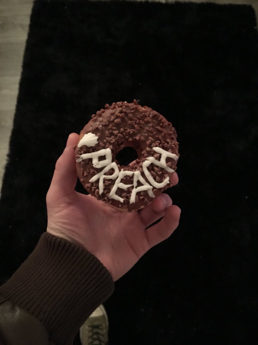 Dippyllama's tweet photo. @PreachGaming got this as part of my 36 donut high birthday cake from the missus, she knows what I like. You and ghost make a sick team, keep it up dude. https://t.co/2RwWJbBIg5