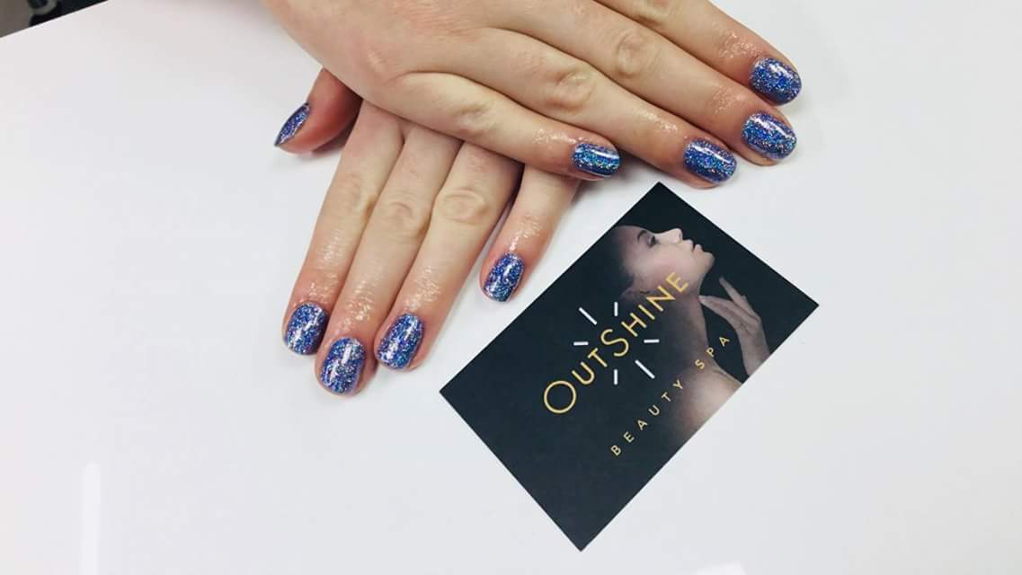 OutshineLincoln's tweet photo. ✨GORGEOUS nails by Glitters in Blue💅 #nails https://t.co/k41OqoG40y