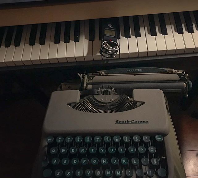 jaycliffenmusic's tweet photo. Sampling this great sounding Smith-Corona this evening. #keysonkeys #zoomh1 #recording #sampling #logicprox #writingmusic #sounddesign https://t.co/V3K8el48pj https://t.co/s8VaNIBcYh