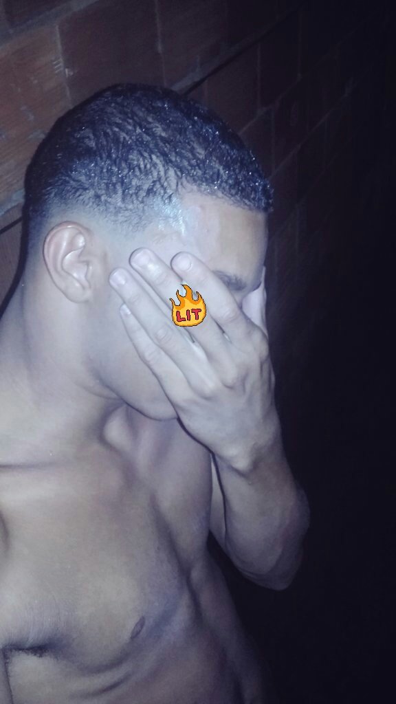 WesleyStd's tweet photo. Vocês riem de mim porque sou diferente 😕
Eu rio de vocês porque são todos iguais” 😂😂😂😂😂😂😂😂😂😉 #BoaNoitePraquemeBom✌🙌 https://t.co/bXAMEs8NaM