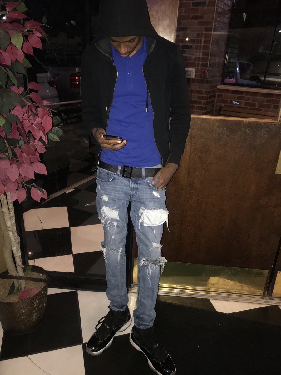 purtvspurtioo's tweet photo. You can play my right hand I’m still tuff wit the left🤫✨ #tbawayornoway😈🤙 #staysolid💯 https://t.co/IoNnxoexeX