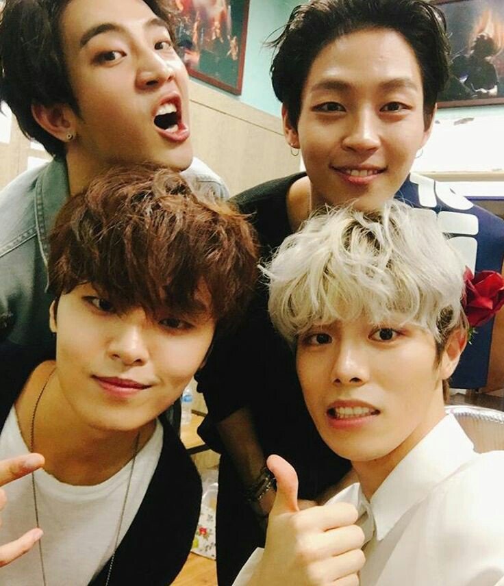 blackrosearg's tweet photo. Lo siento por no haber estado todos el dรญa ayer y hoy ah ๐ฃ
Please go to support the rose with this
#SoompiAwards
#TwitterBestFandom
#TeamTheRose https://t.co/3ujPEWHrty