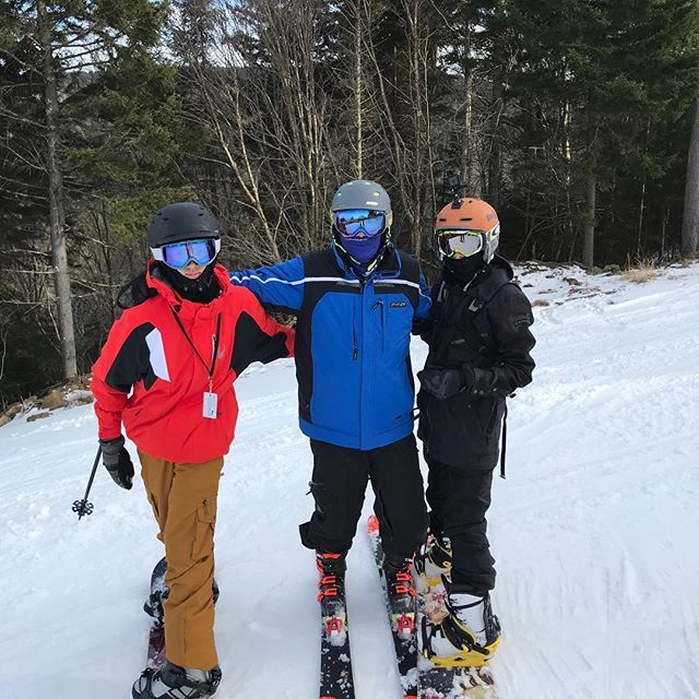 Family time!! Dad son time!!... day off!! E’nuff said(:
#familyfun #familyovereverything #family #dadandson #snowshoemountain #westvirginia #skiing #famikytrip #dayoff #timeoff #traveltheworld ift.tt/2ndlhsz
