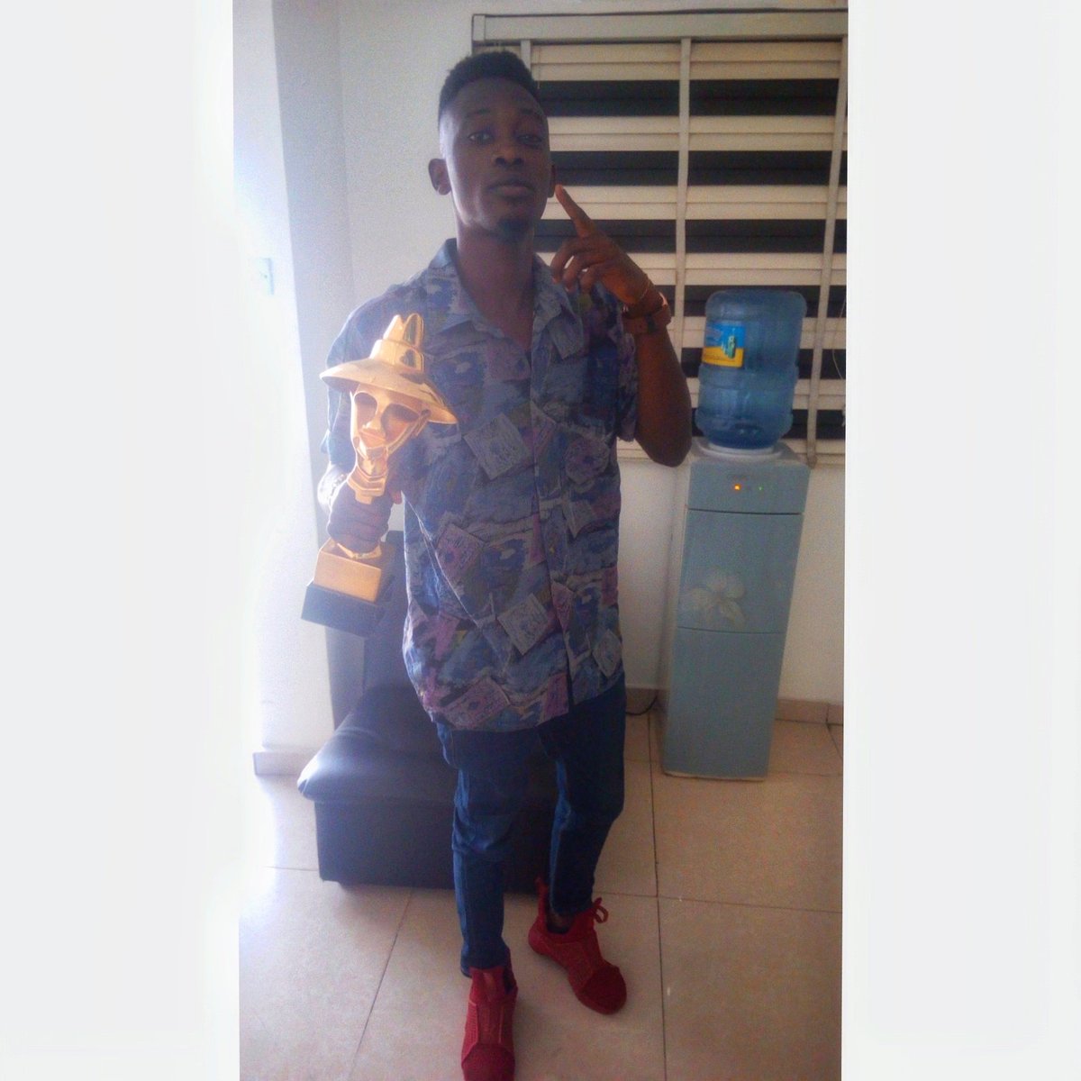 E2Mofficial's tweet photo. Was @HipTv SEMILORE goes on air soon #bless #SemilorebyE2M https://t.co/0QCJi7o7QR