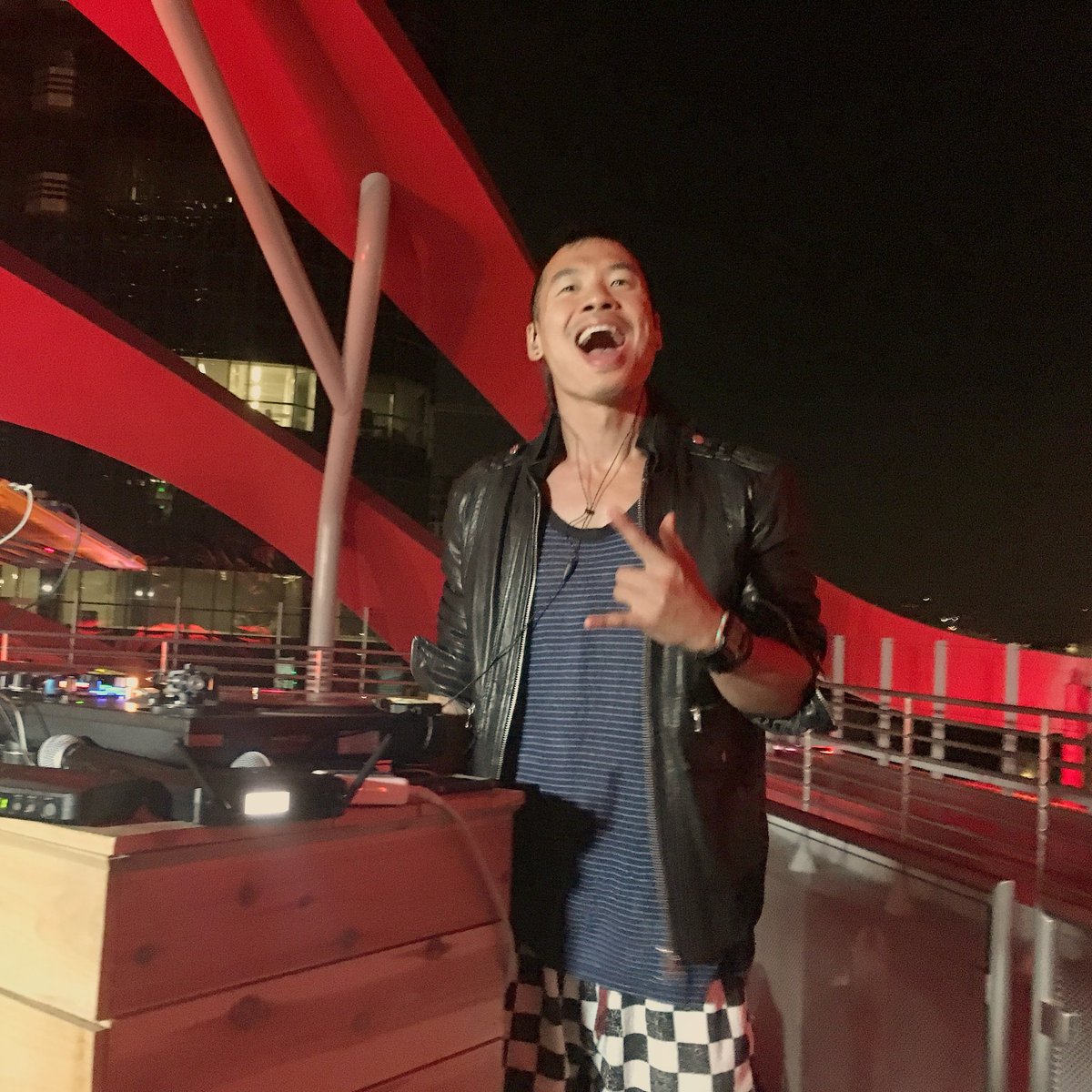 djSLEEPER's tweet image. spinning @ #thewellesbourne tonight! the only speakeasy in LA! #aaroncolbertent