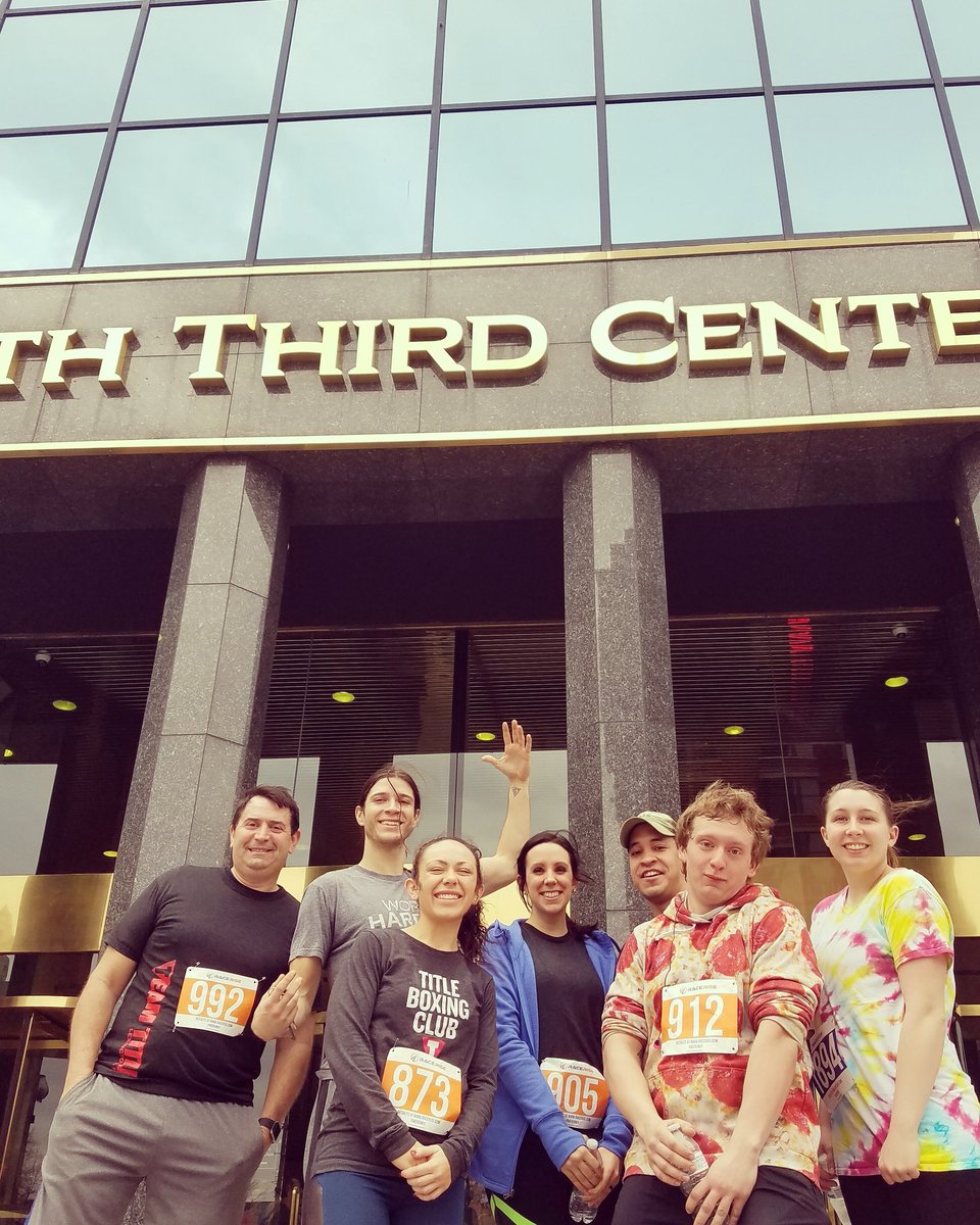 MeghanKClancy's tweet photo. #teamtitle #urbanmountainchallenge #downtowndouble #titleboxing 🥊💪👌 https://t.co/ZKVqN6HmuP