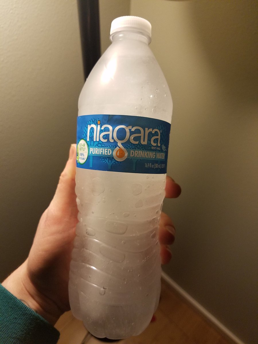 HeidiHoots's tweet photo. @AmazonFresh my orders have started coming with frozen water bottles in place of the ice packs. Are these safe to drink or are they refilled and frozen? https://t.co/Axmc7sD7Zi