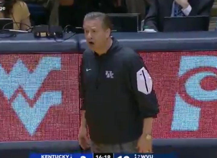 BarstoolBigCat's tweet photo. Huggy Bear when he sees Cal wearing a quarter zip pullover tonight https://t.co/NShysNw8hu