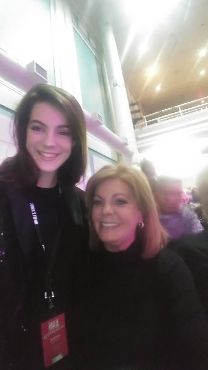 joditclark's tweet photo. #Junk2Funk selfie with my favorite designer! #SAA #letthemeatcake https://t.co/Sli32iYiJO