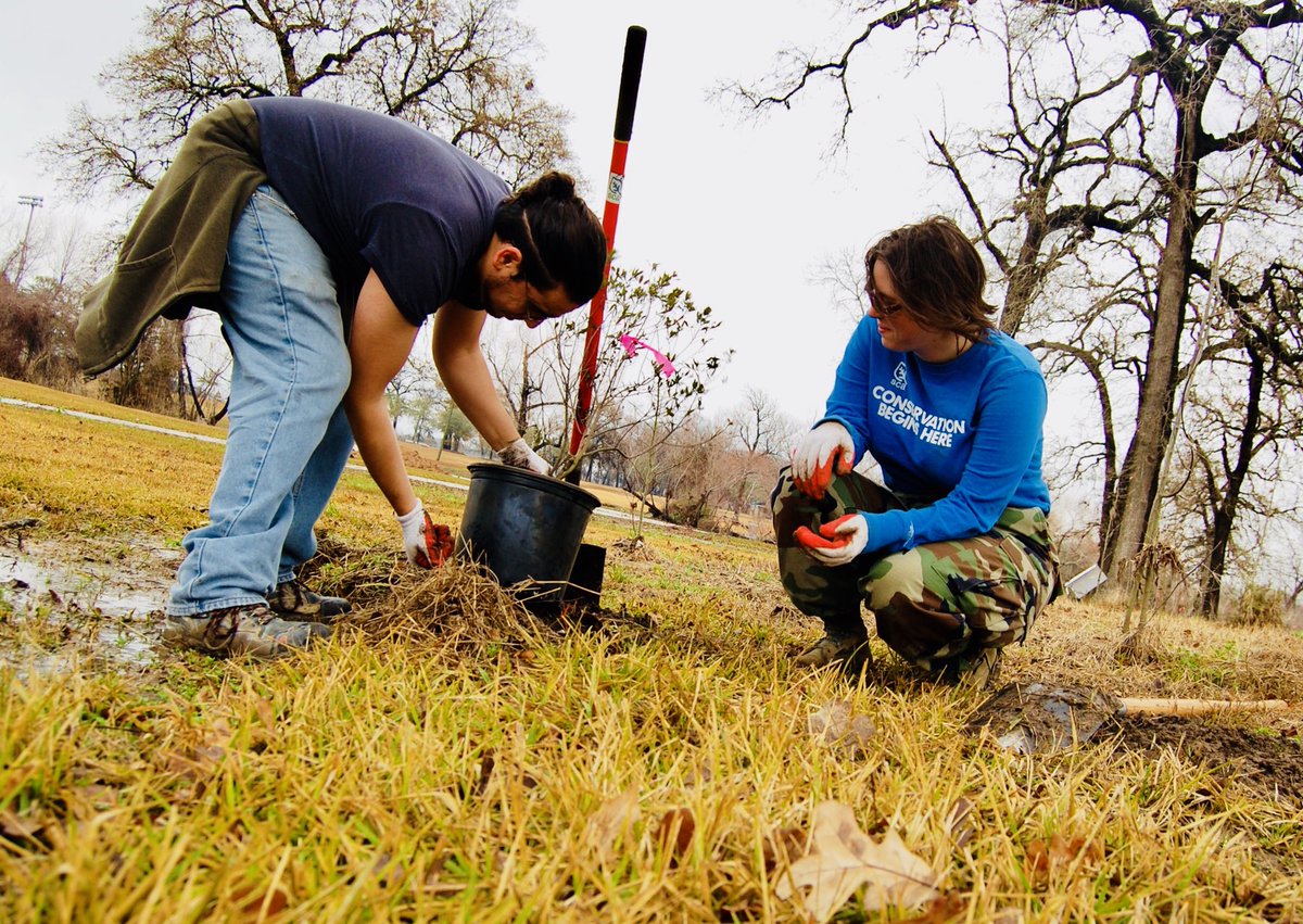 We’re grateful to <a href="/SouthwestAir/">Southwest Airlines</a> for helping to keep #HoustonStrong &amp; mobilize young conservationists in #SCAHarveyRecovery #SouthwestHeart