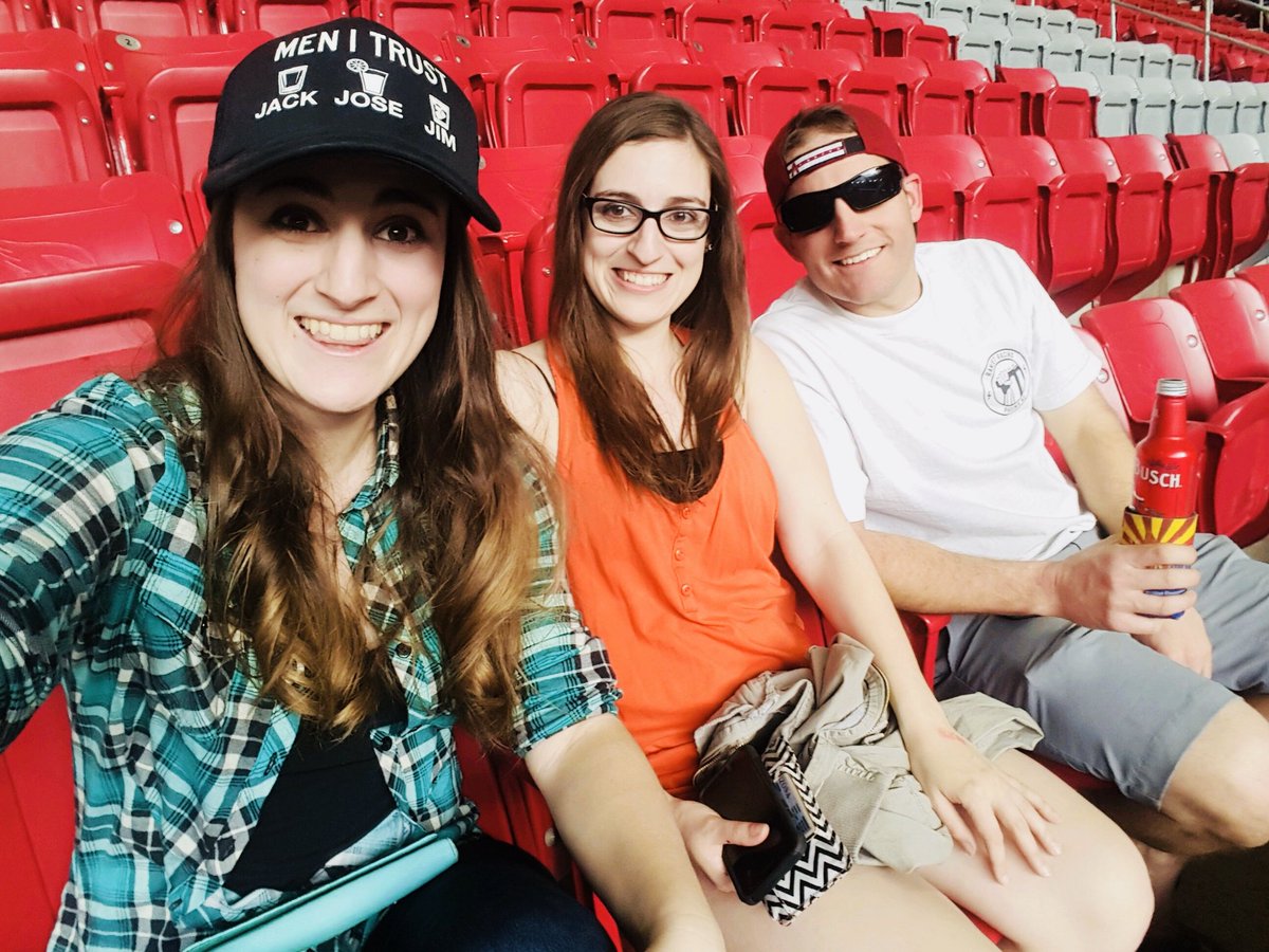 spat29's tweet photo. Hey @dustinlynch! We are @RyanDungey fans!! Are we going to see you at the @SupercrossLIVE race tonight after the concert?! We are definitely #seeingred 😀 https://t.co/W9jnPo8LsT