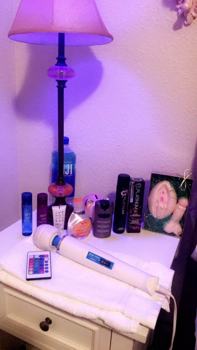Diamondmustang2's tweet photo. Currently @KitKatBrothel 💦😻 Come our,let’s play 👅 #toys #buttplug #kinky #hot #escourt #wet #naughty #young #petite #diamondbuttplug #daddysgirl #brunette #bdsm #femdom #gfe #outdate #overnight #bookdiamond #companion #fetish #massage #nsfw https://t.co/hZgYYehd5o