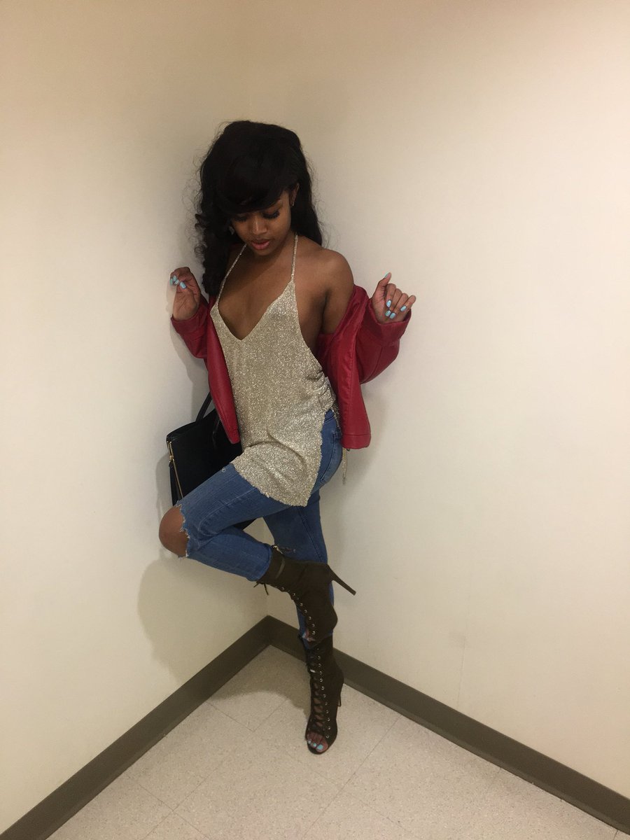MAJAGALORE's tweet photo. no none of you cannot afford her ♥️ https://t.co/Q8s83uDH9H