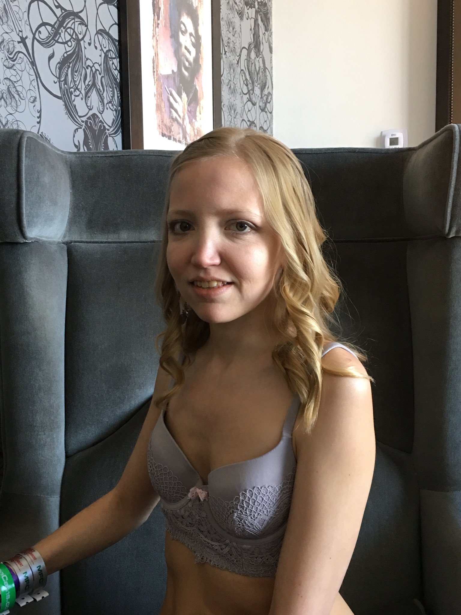 TW Pornstars - 1 pic. Misty Blonde. Twitter. Thanks @chaturbate makeup and  hair for helping all the girls. 12:54 AM - 28 Jan 2018