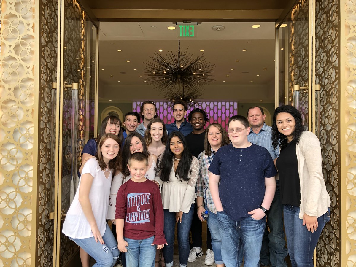 UTRansomNotes's tweet photo. Had an amazing afternoon singing for Christian and Bertling family! https://t.co/7wbvFD0NZ2