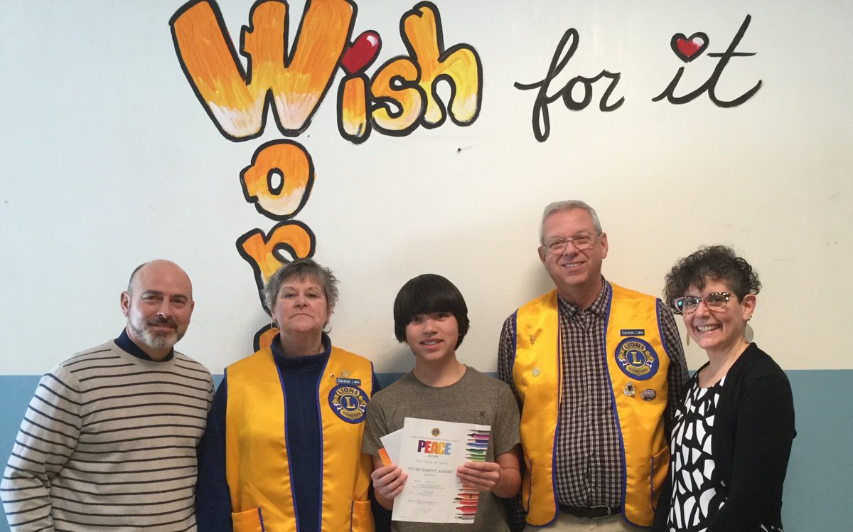 artyladymsd's tweet photo. Congratulations Chase for winning the Saranac Lake Lion's Club Peace Poster Contest- First Place and People's Choice. Good luck at the State Competition! #choosePeace #whyartmatters #SLCSGrows ๐๐๏ธ https://t.co/t6u6Q7AutH