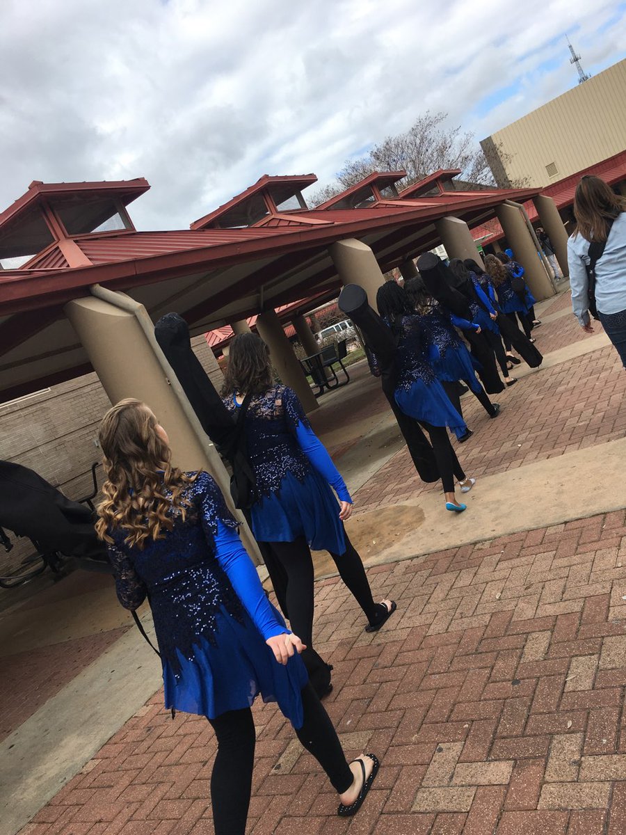 LeanderHighBand's tweet photo. Great performances to start off the season, Leander Varsity & JV Color Guard! @lhsprincipal17 @LeanderHS @LHSROAR #leanderband #leanderstrong https://t.co/GmQInpD3vt