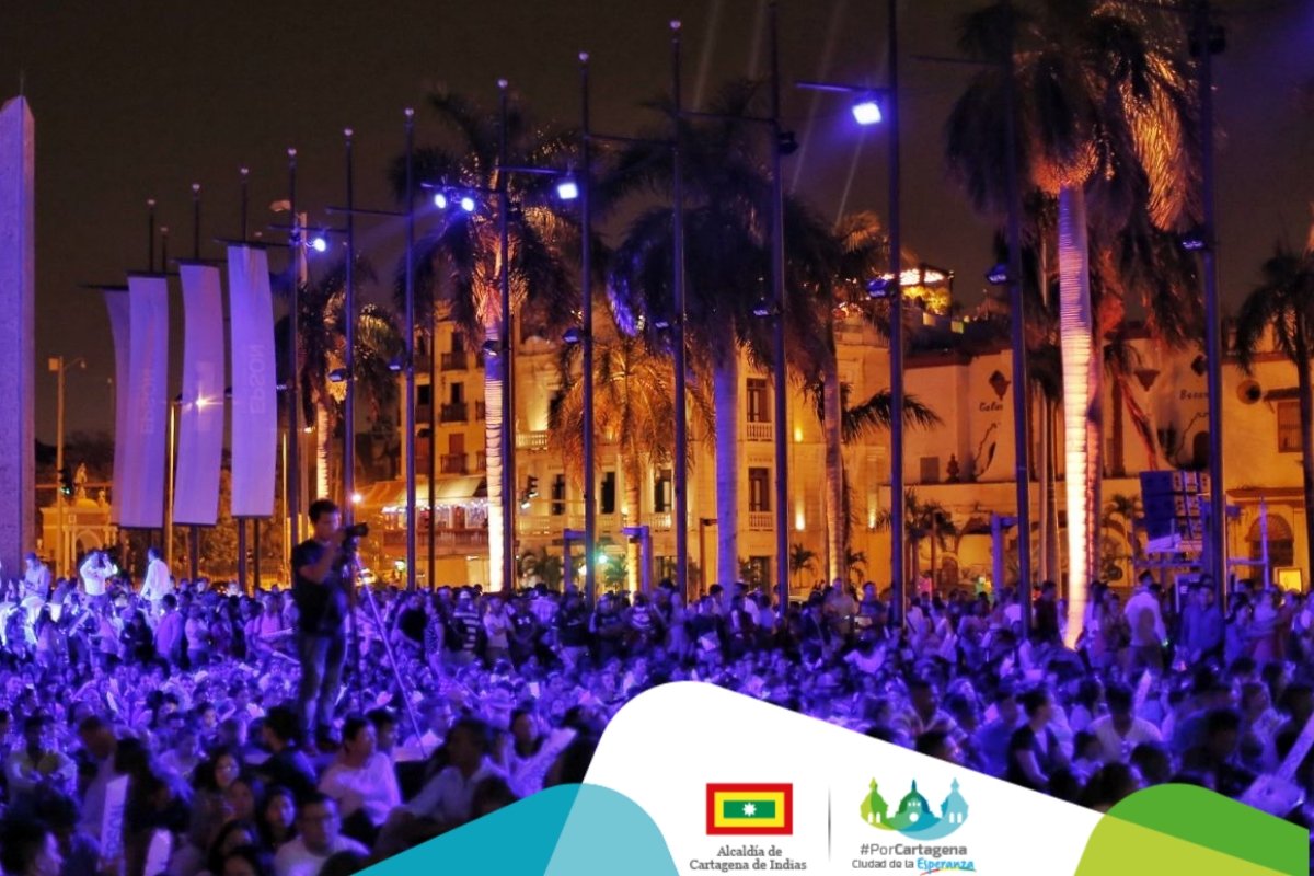 AlcaldiaCTG's tweet photo. Cartagena se viste con arte y tecnología en el #MappingChallenge. Un gran espectáculo de luz y color que ilumina con luces de Esperanza nuestra ciudad para relatar Historias de Paz y Reconciliación.
Comparte tus fotografías usando #EpsonMapping y #EpsonMappingCartagena. https://t.co/rZ3GdusqsG