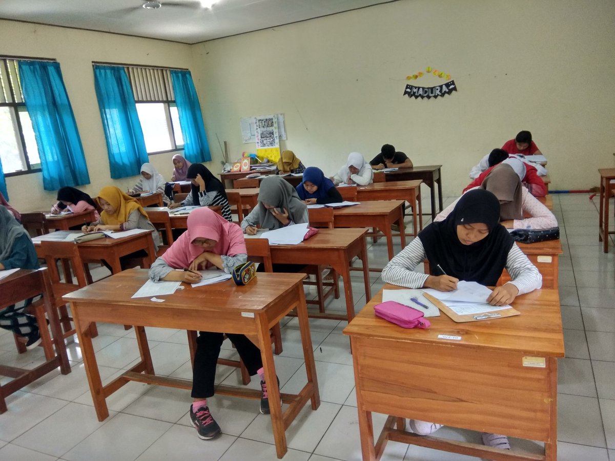 [LIVE REPORT] 

Saat ini sedang berlangsung pengerjaan Try Out SBMPTN Saintek Bis Pintar 2018. 

Stay tuned on:
Line: @ved3615o
Instagram: @imasste_
Facebook: Imasste Info
Twitter: <a href="/IMASSTE/">IMASSTE</a>