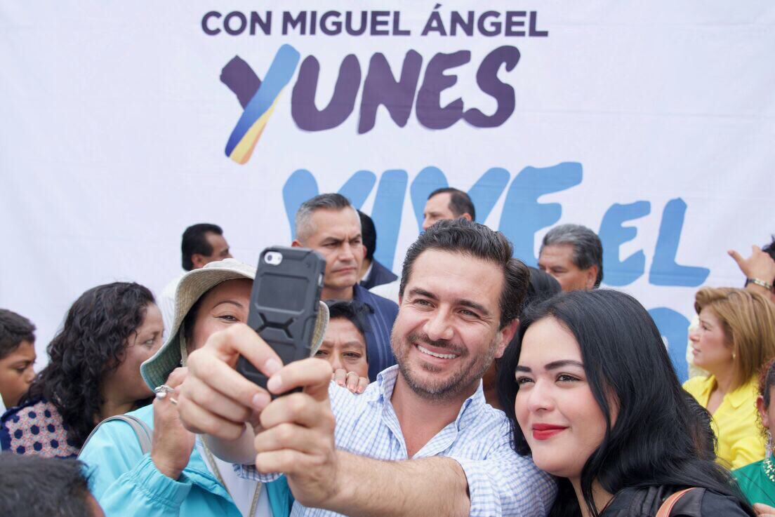 MYunesMarquez's tweet photo. ¡En #SanJuanEvangelista y #SayulaDeAlemán seguiremos consolidado la transformación que apenas está comenzando! Nosotros no hablamos al aire, nosotros hemos dado resultados en Boca del Río, y hoy quiero ser tu candidato para hacer lo mismo en todo #Veracruz. #ViveElCambio https://t.co/PW911BUwYx