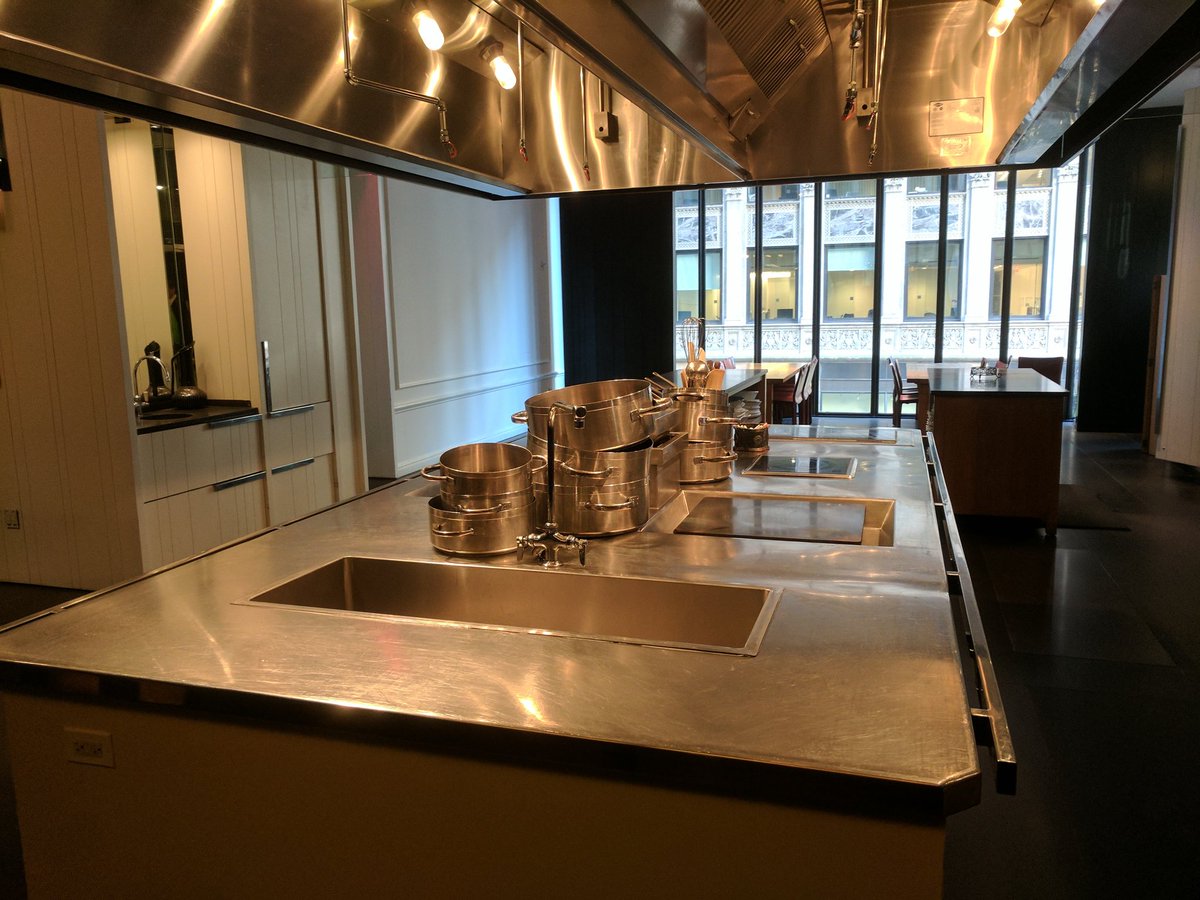 EBPhD's tweet image. For any of my hospitality friends - check out Redditers responding to the question "What were some of the worst experiences you have had while working in the fast food industry?" #Hospitality #foodservice #reddit

reddit.com/r/askreddit/co…