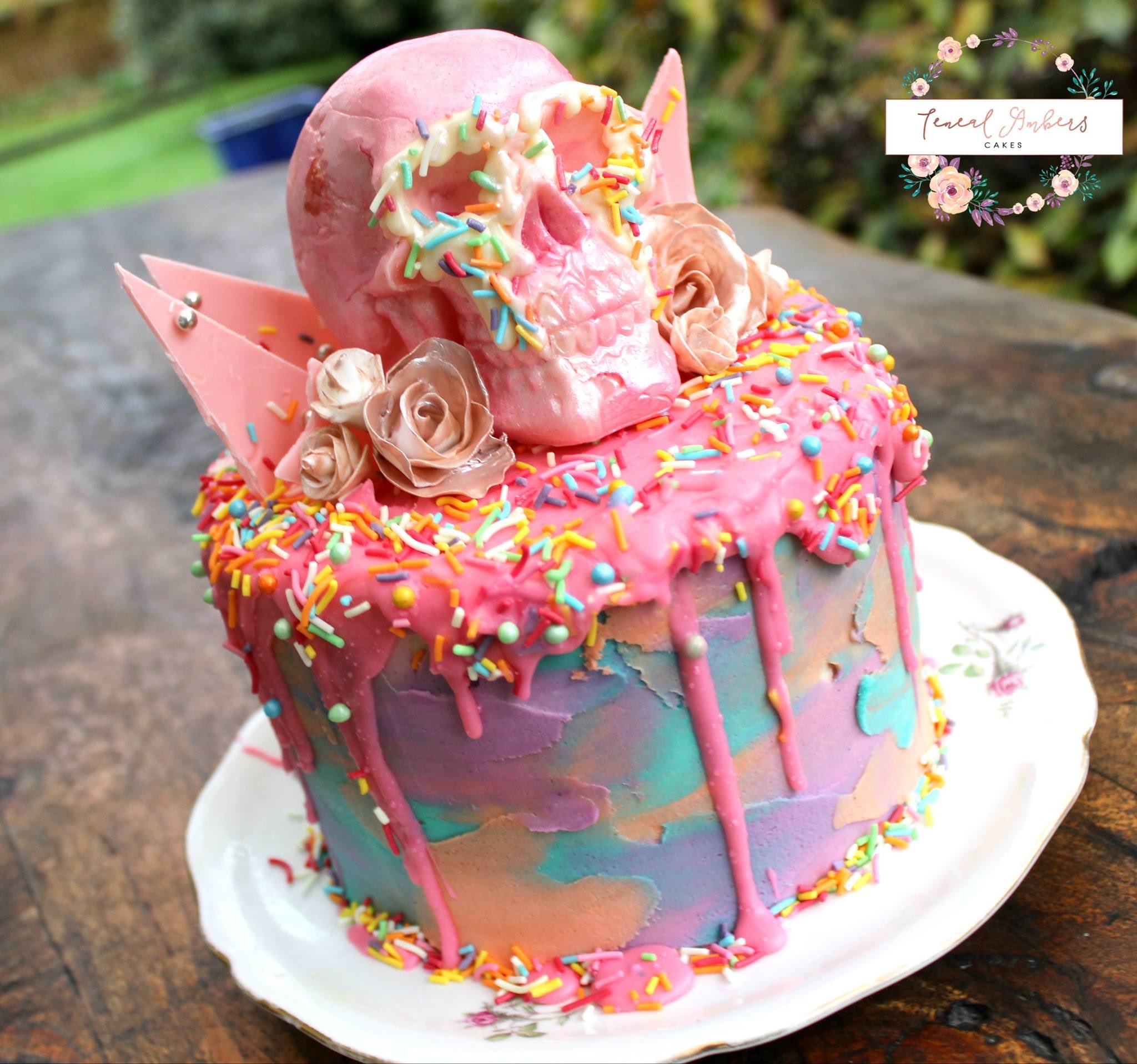 Nina in the Woods 🍂 в Twitter: "drippy pastel skull cake by New Zealand cake artist Teneal Ambers https://t.co/hiMGzn9Pmk… "