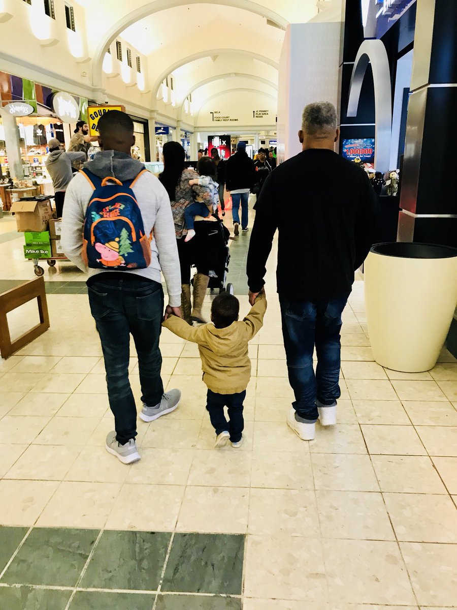 TheeMrsBillups's tweet photo. I must say that this a beautiful sight to behold💖 #FatherSonGrandson #StrongGenes #CreatingGreatMemories #LoveOurMen https://t.co/Artqn89VoZ
