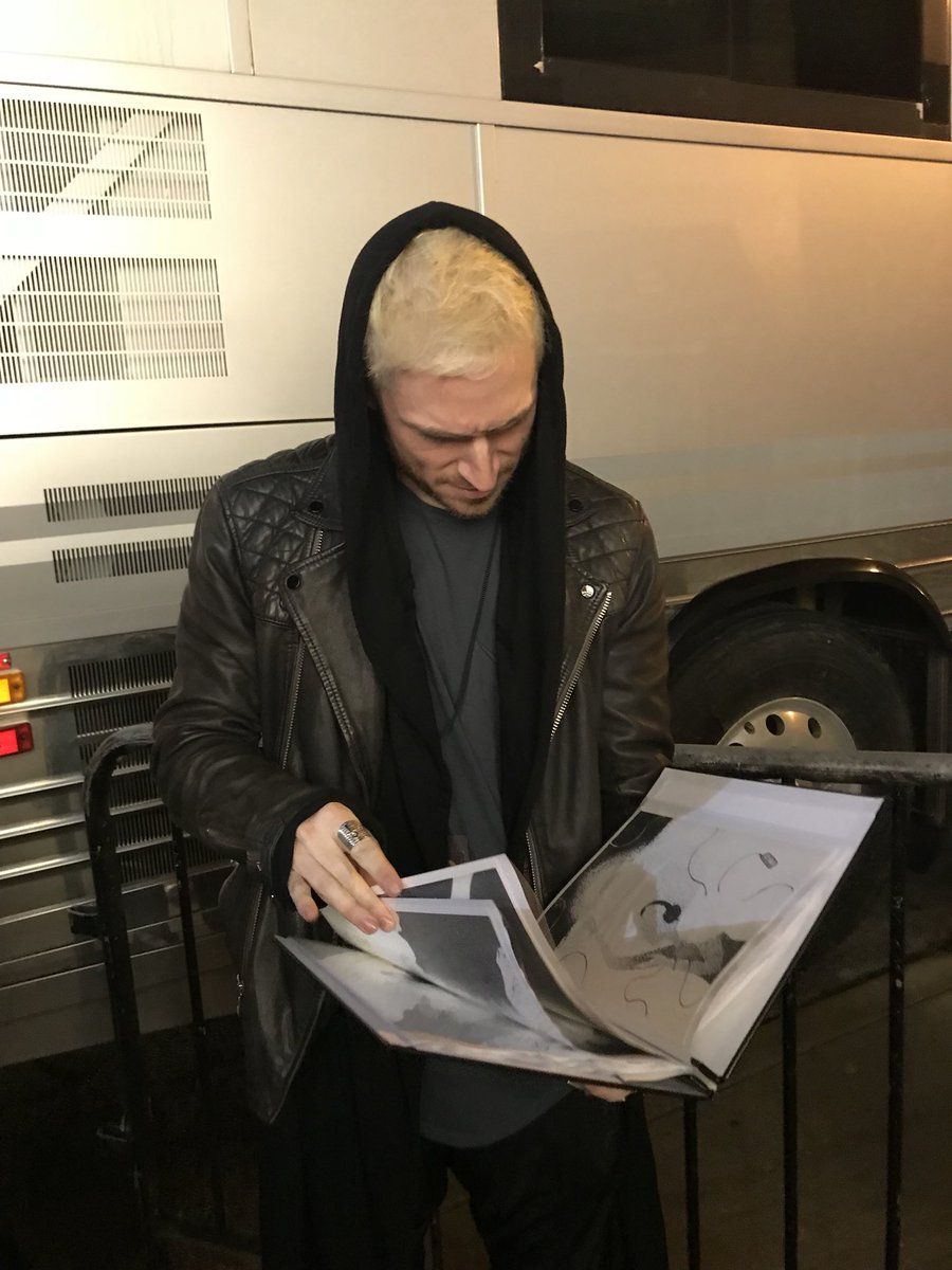 heeleeys's tweet photo. thanks for the love @petricholas ❤️ can’t put to words just how much this means to me https://t.co/NKUU4wrl9M